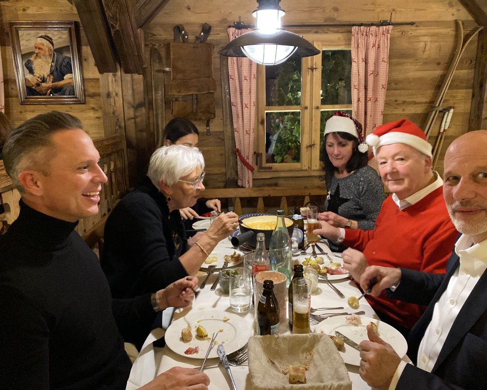 Weihnachtsfrauen und -männer